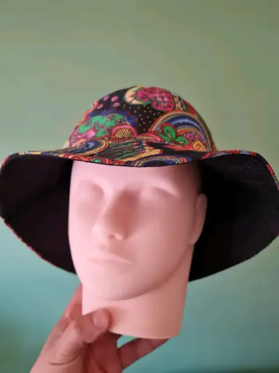 Sombrero estilo boina con diseño psicodélico - miniatura 4
