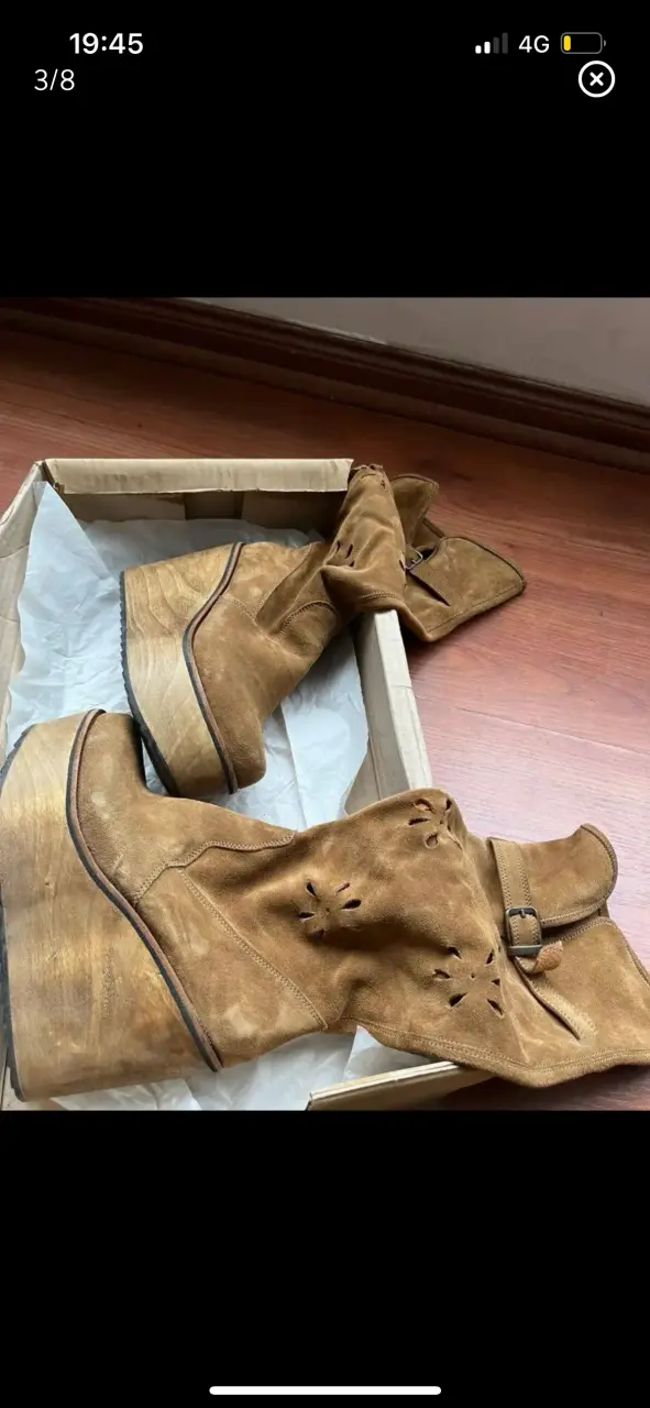 Botas plataforma de gamuza marrón con diseño calado - 2