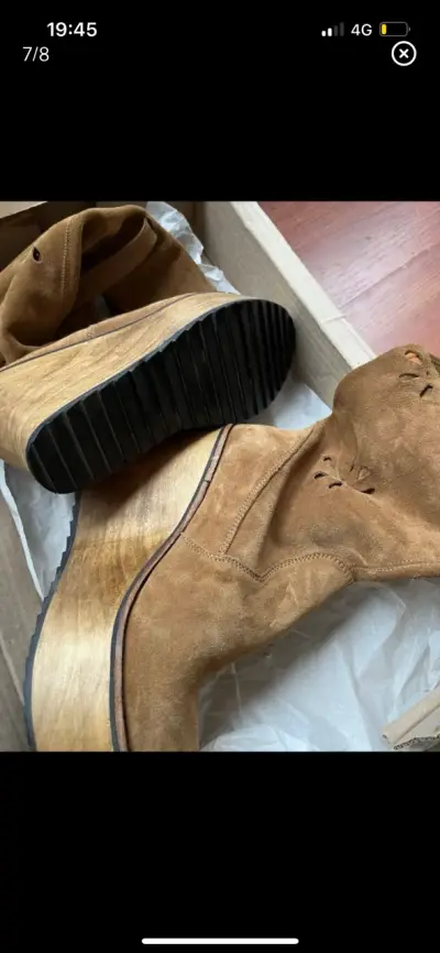 Botas plataforma de gamuza marrón con diseño calado - miniatura 5