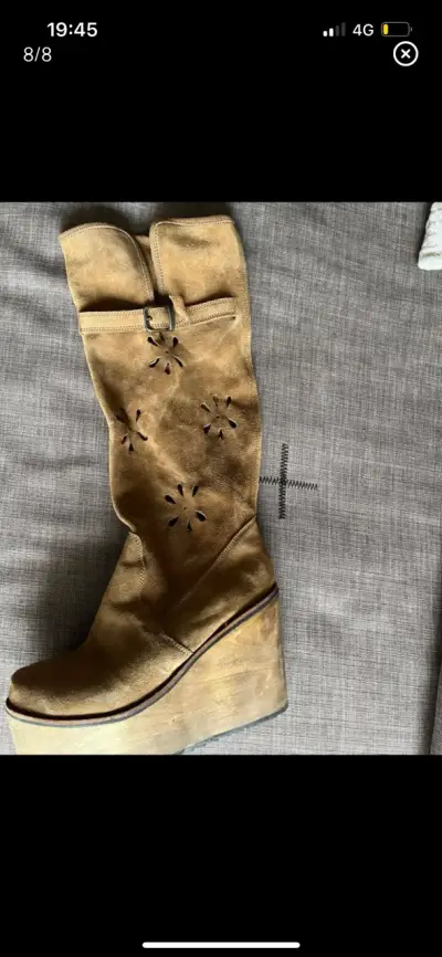 Botas plataforma de gamuza marrón con diseño calado - miniatura 6