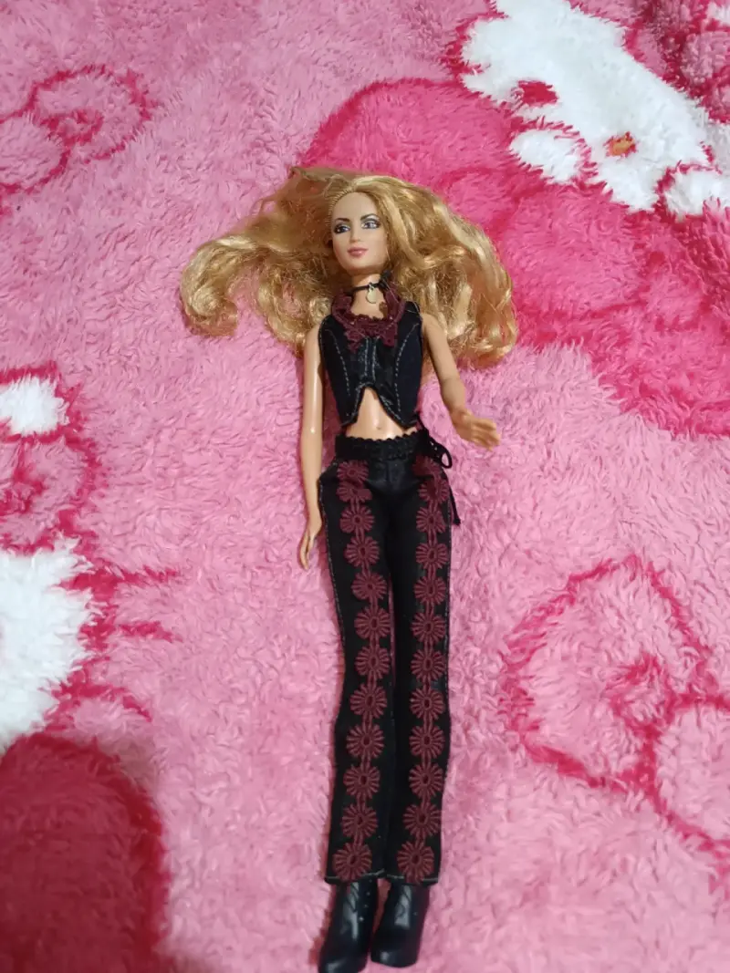 Muñeca Shakira mattel 2002 aprox - 1