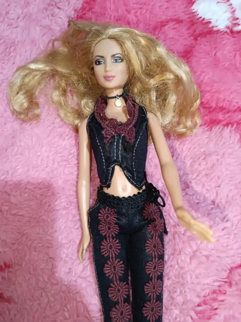 Muñeca Shakira mattel 2002 aprox - 2
