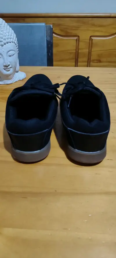 Zapatillas negras de gamuza para hombre - miniatura 3
