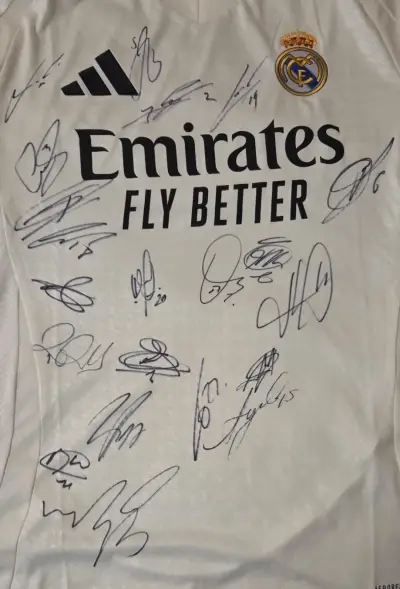 Camiseta Real Madrid firmada - miniatura 2