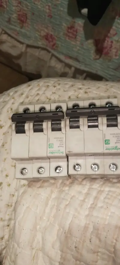 Equipos eléctricos - miniatura 3