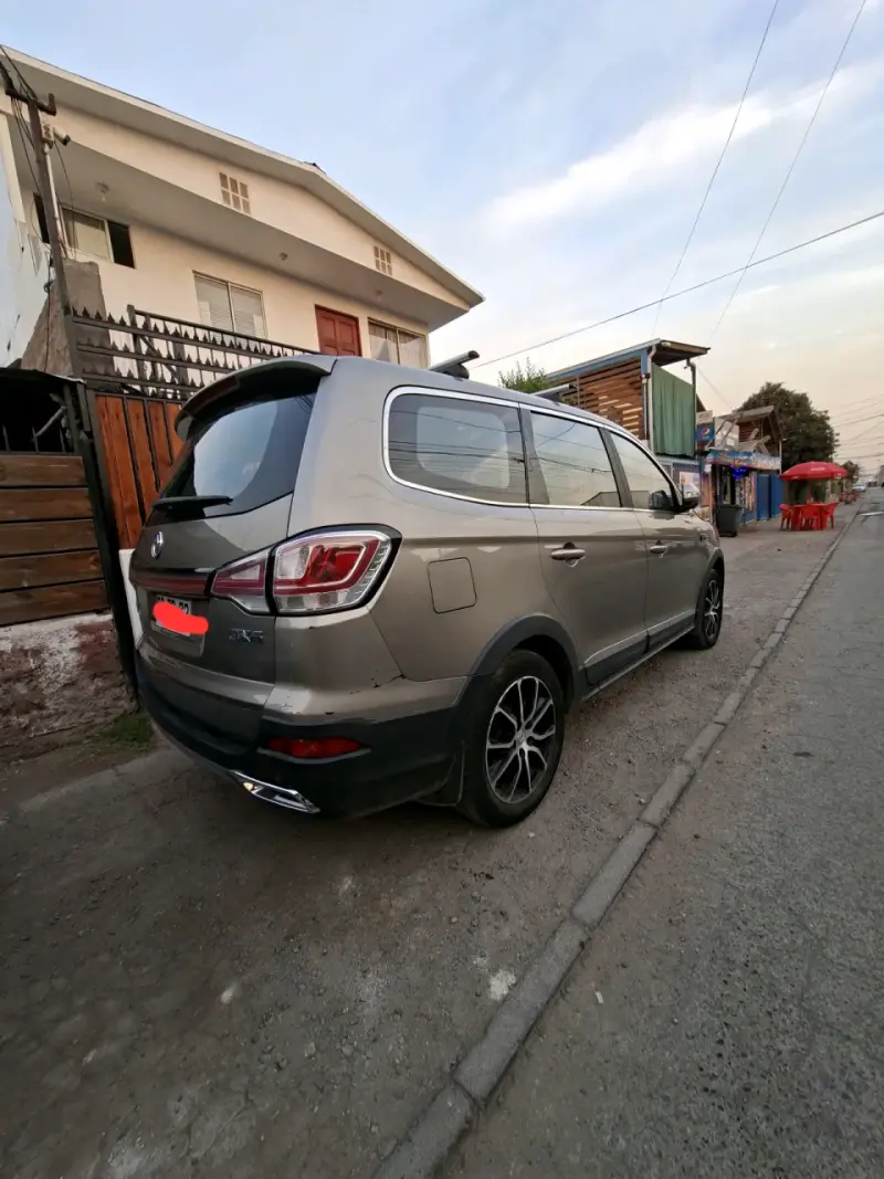SUV familiar en excelente estado - 3