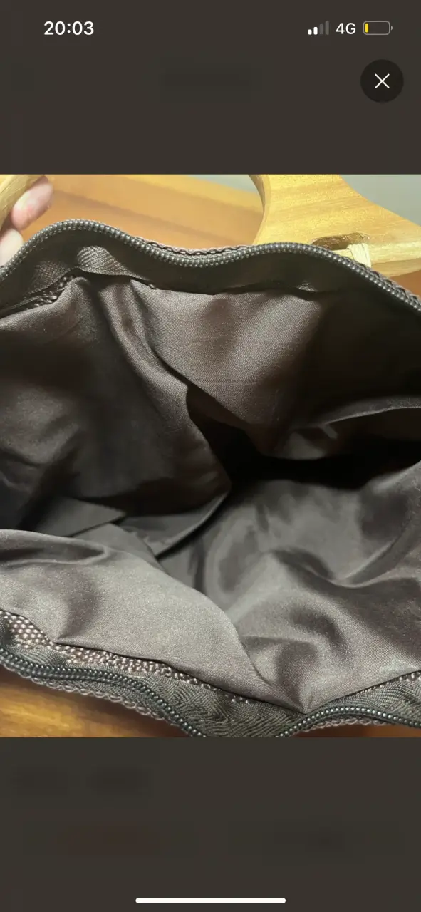 Cartera de mano artesanal de madera y coco - 5