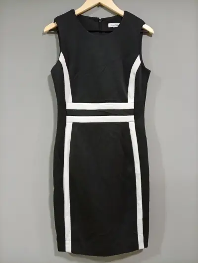 Vestido negro con detalles blancos Calvin Klein - miniatura 1