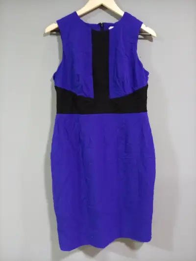 Vestido negro con detalles blancos Calvin Klein - miniatura 3