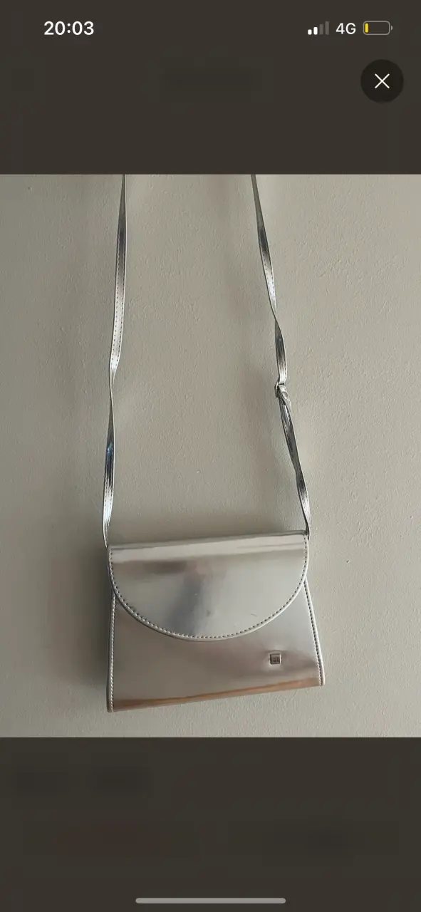 Cartera plateada de hombro elegante - 1