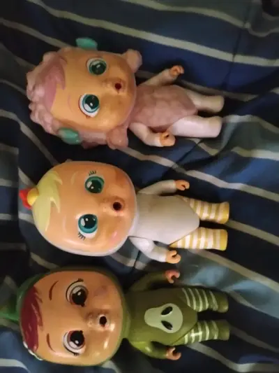Muñecos Cry Babies con pijamas coloridos Mikey no - miniatura 1