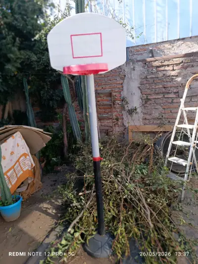 Aro de baloncesto ajustable para niños sin malla - miniatura 1