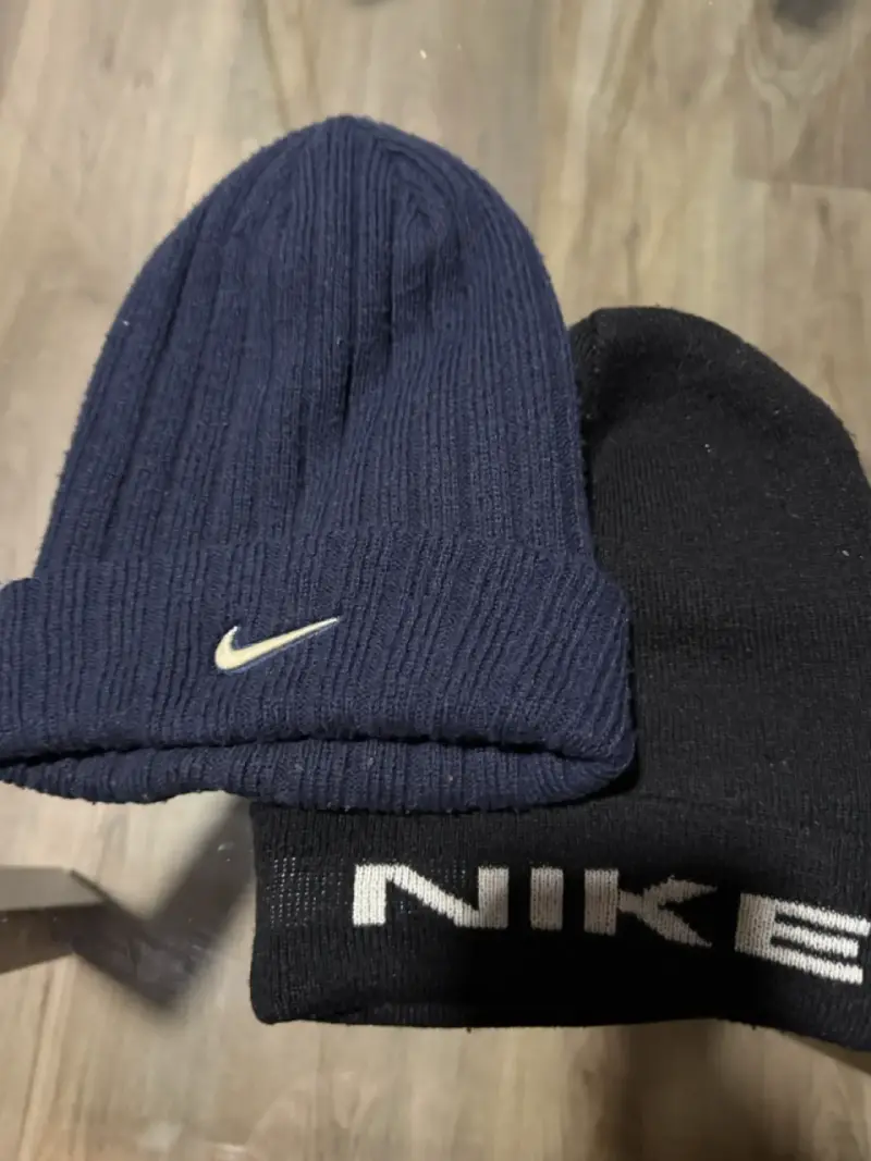 Gorros de lana Nike azul y negro - 1