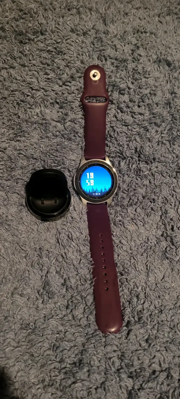 Smartwatch samsung SM-R800 con correa y cargador - 1