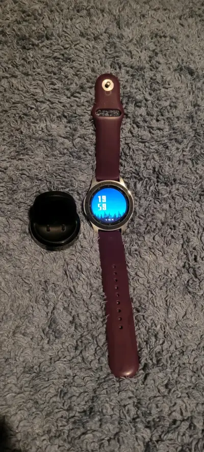 Smartwatch samsung SM-R800 con correa y cargador - miniatura 1