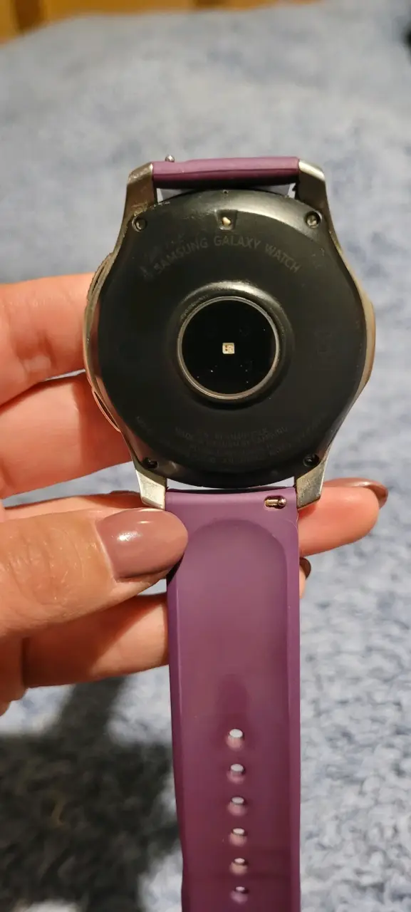Smartwatch samsung SM-R800 con correa y cargador - 3