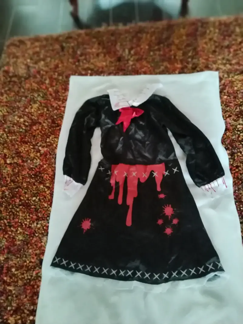 Disfraz de Halloween para niña con diseño sangriento