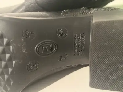 Botines de cuero negro con tacón medio - miniatura 3