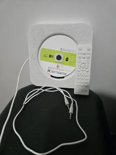 Reproductor de CD con radio FM y control remoto - miniatura 1