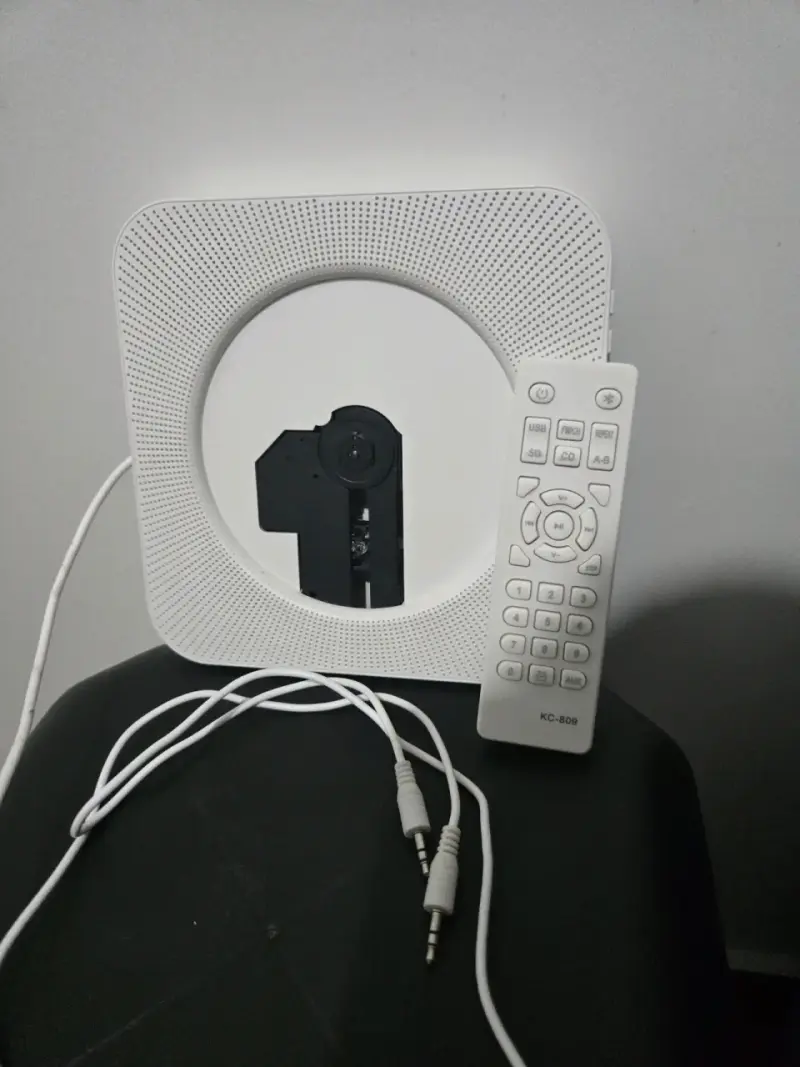 Reproductor de CD con radio FM y control remoto - 3