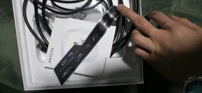 Consola PS4 con juegos y dos controles - miniatura 4