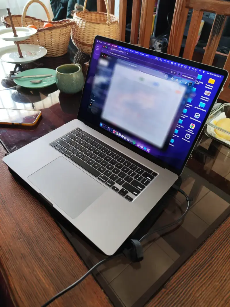 MacBook Pro 16" 2019 i9 2.3Ghz, 1TB SSD , 16GB. - 2