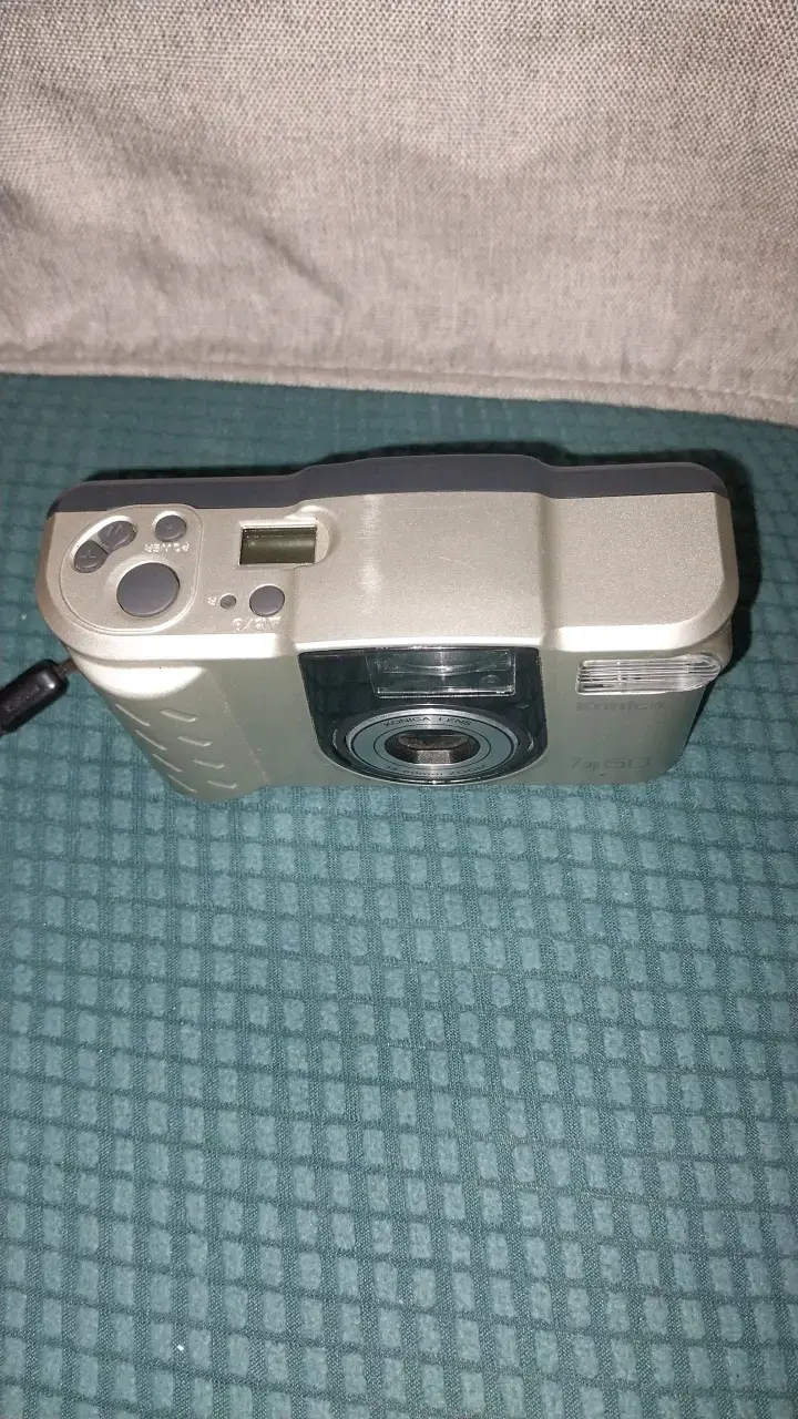 Cámara analógica Konica Z-up 60 con funda - 2