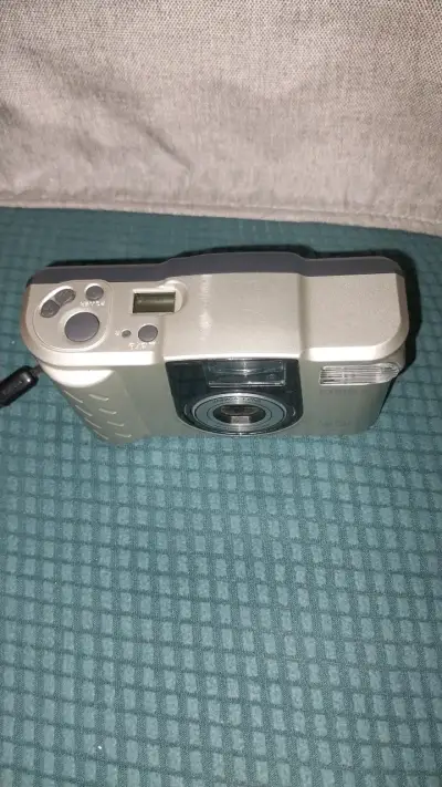 Cámara analógica Konica Z-up 60 con funda - miniatura 2