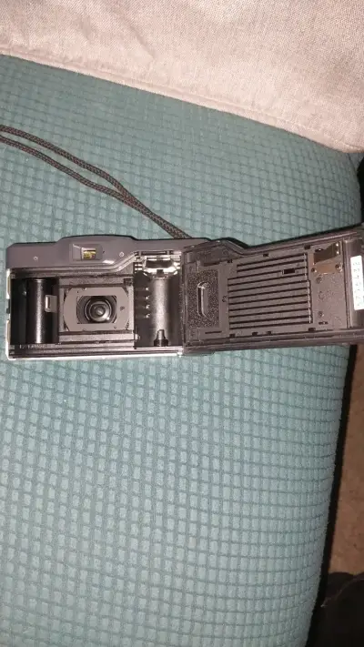 Cámara analógica Konica Z-up 60 con funda - miniatura 6