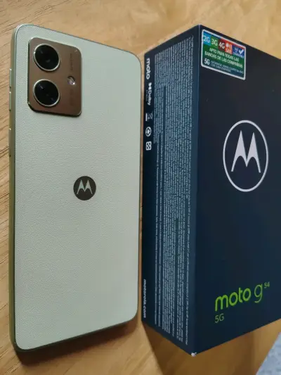 Celular Motorola Moto G54 5G con caja - miniatura 3
