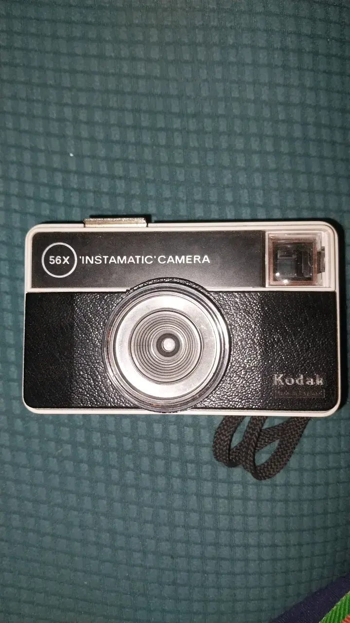 Cámara Kodak Instamatic 56X con flash y estuche - 3