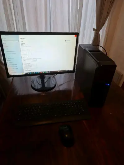Vendo pc de escritorio - miniatura 1