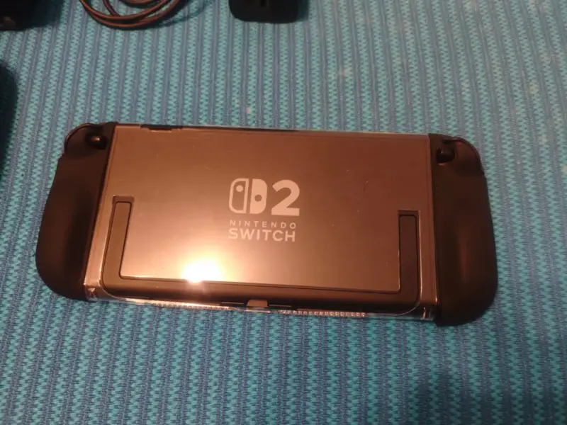 Consola Nintendo Switch 2 con accesorios y estuche - 3