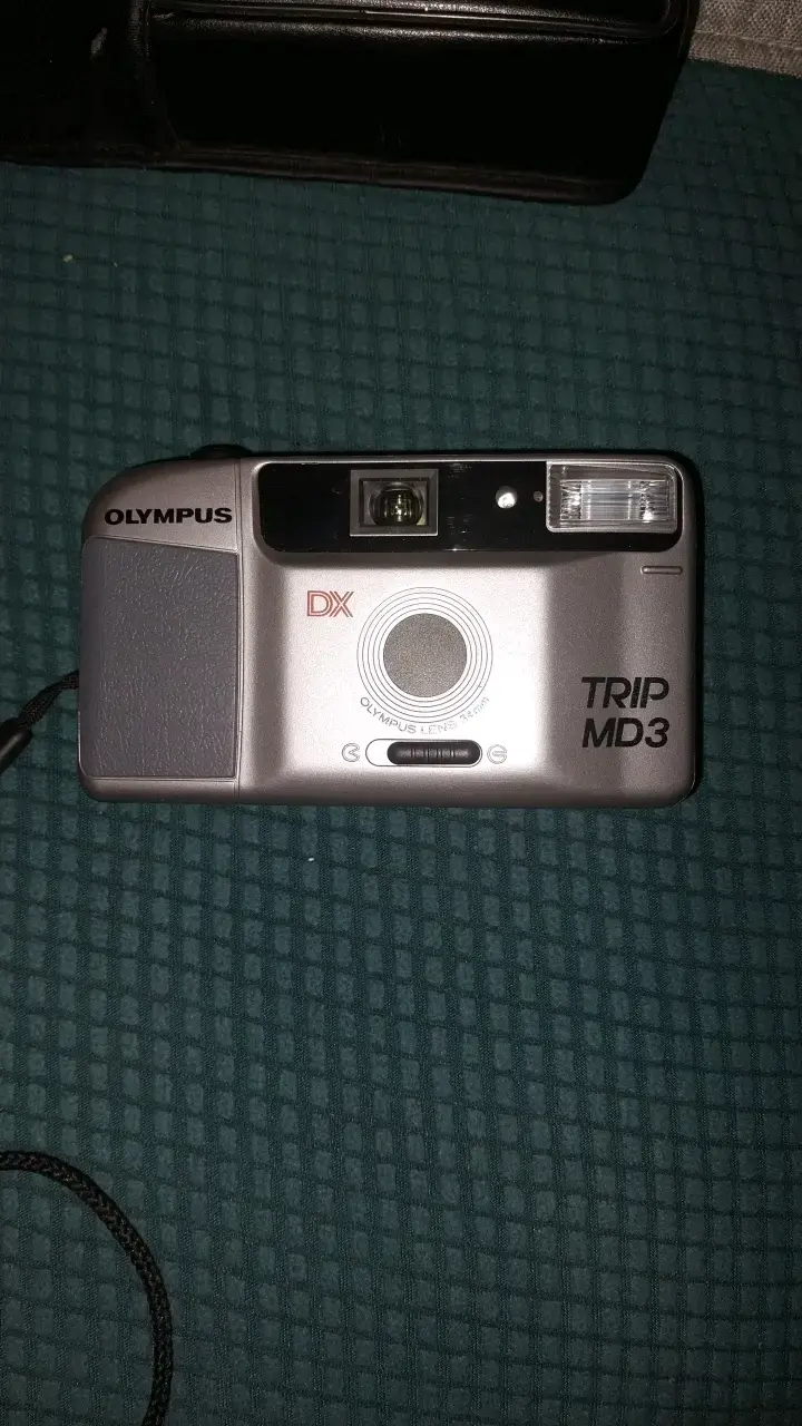 Cámara analógica Olympus Trip MD3 con estuche - 1