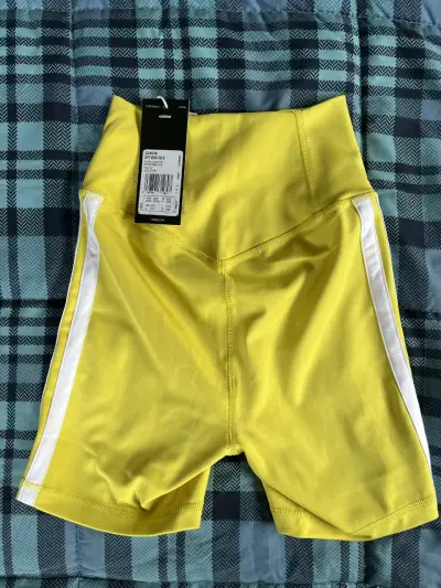 Shorts deportivos amarillos Adidas para mujer xxs - miniatura 3
