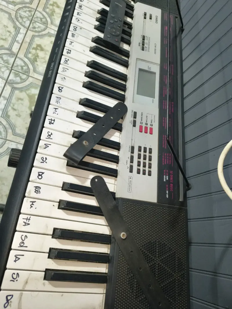 Teclado Casio CTK-1500 + Funda + Atrio - 1