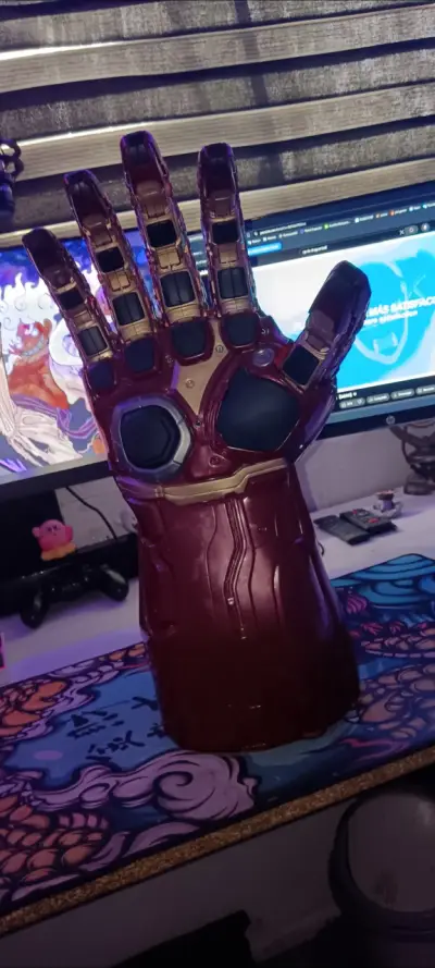 Guantelete del Infinito con luces LED - miniatura 3