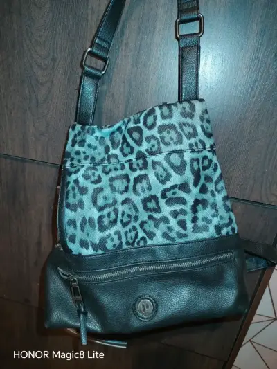 Mochila estampado animal print con correas ajustables - miniatura 2