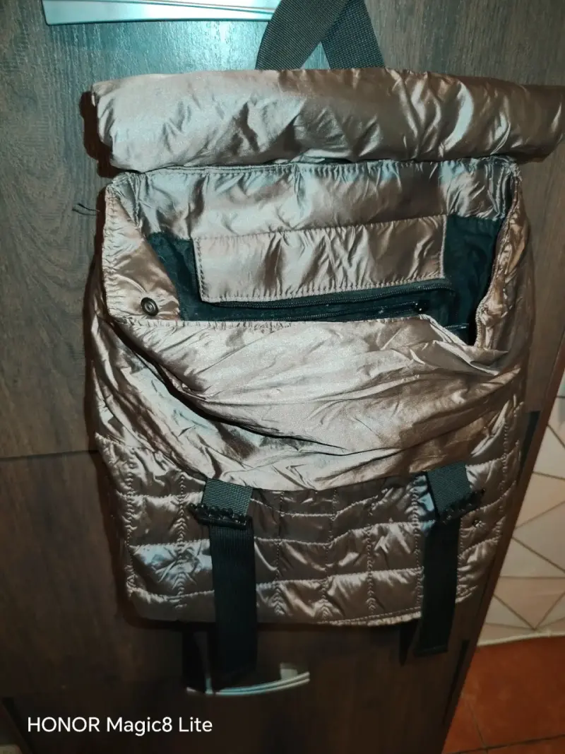 Mochila acolchada color marrón con correas ajustables - 3