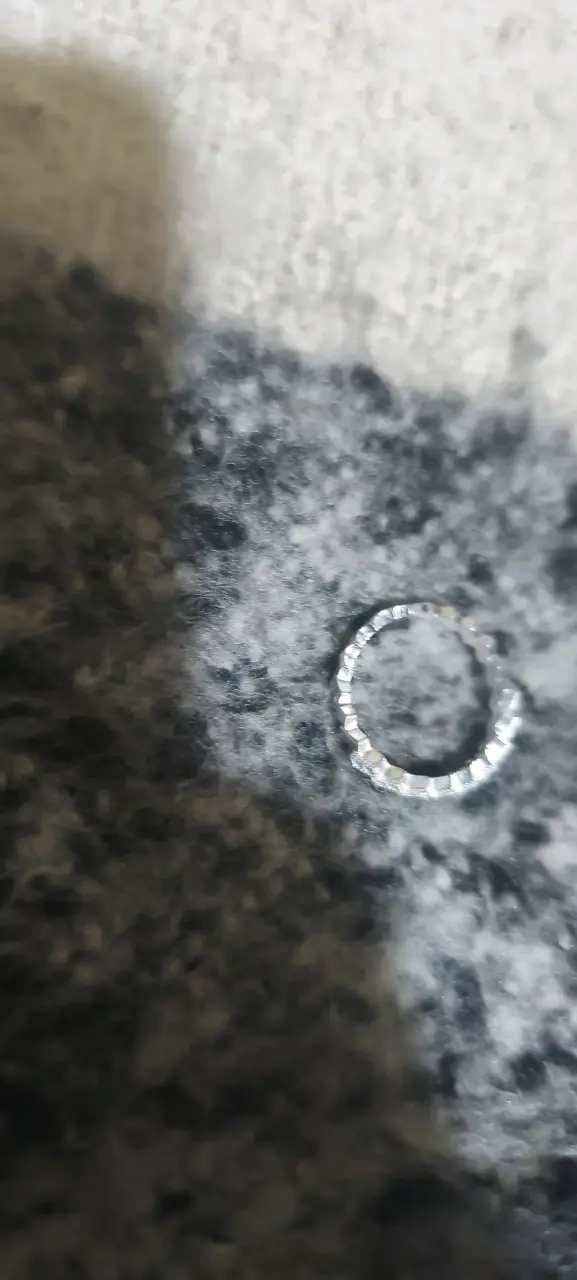 Anillo de plata con diseño elegante - 1