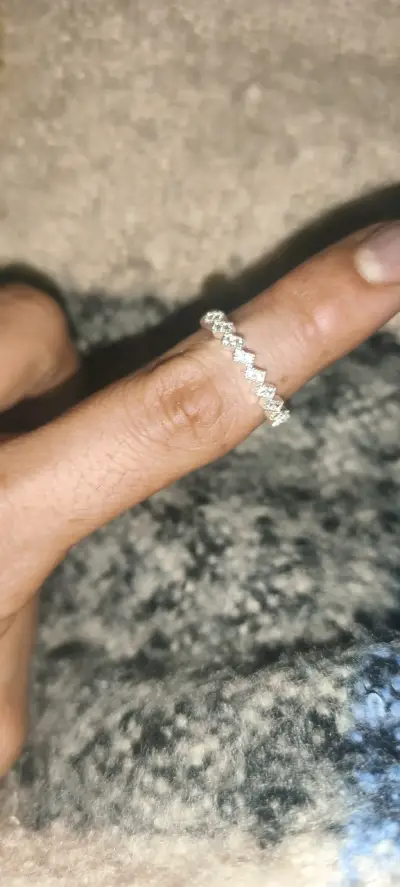 Anillo de plata con diseño elegante - miniatura 2