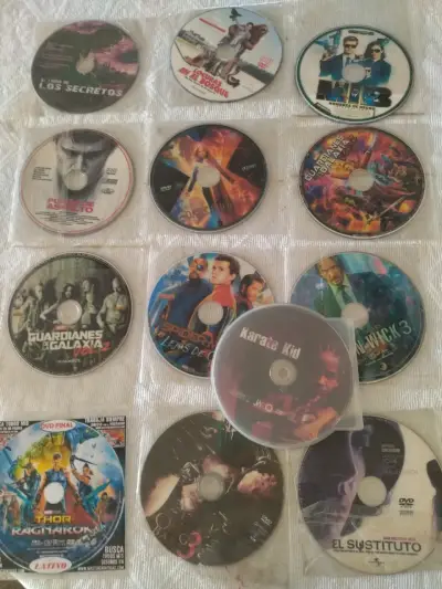Colección de DVDs de películas populares - miniatura 1