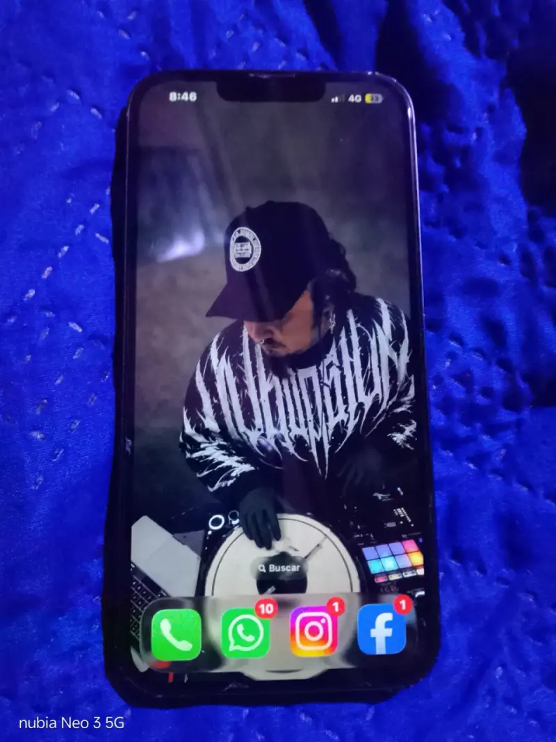 iPhone 13 - 1