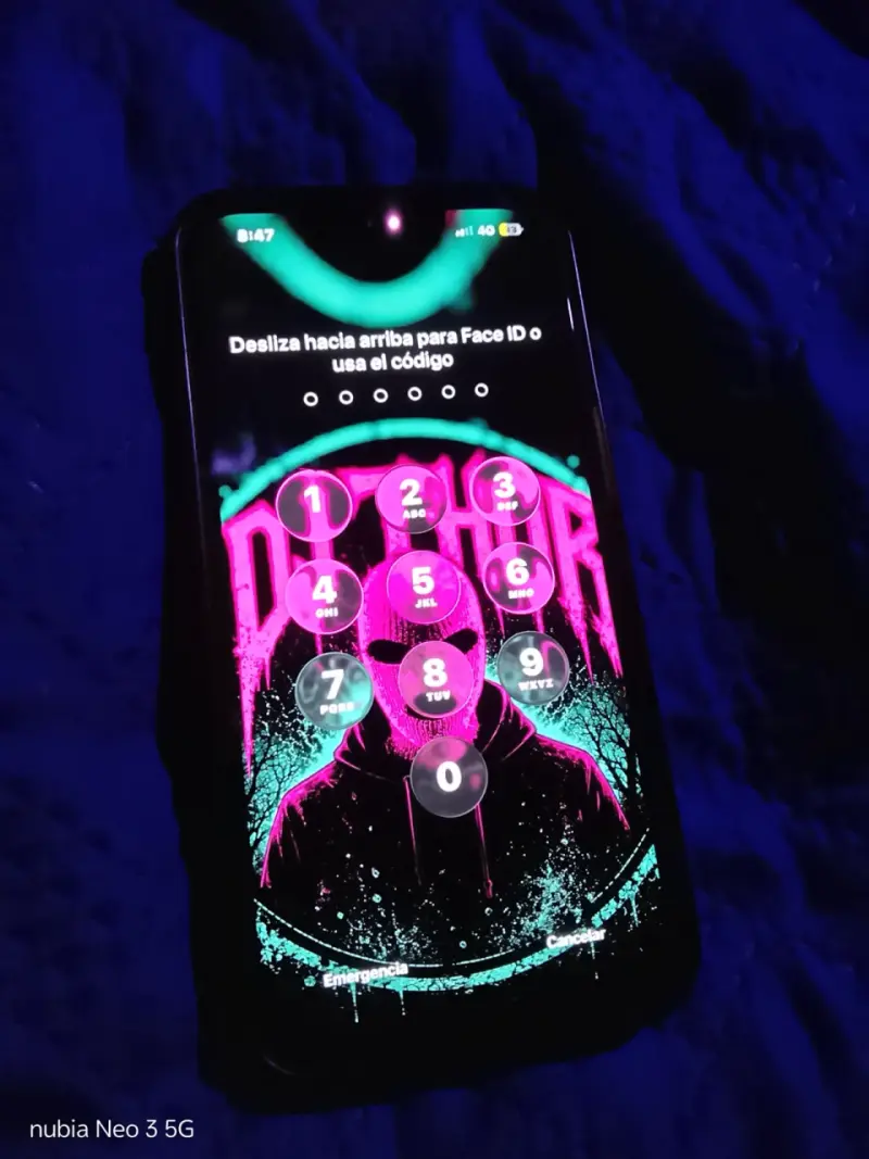 iPhone 13 - 4