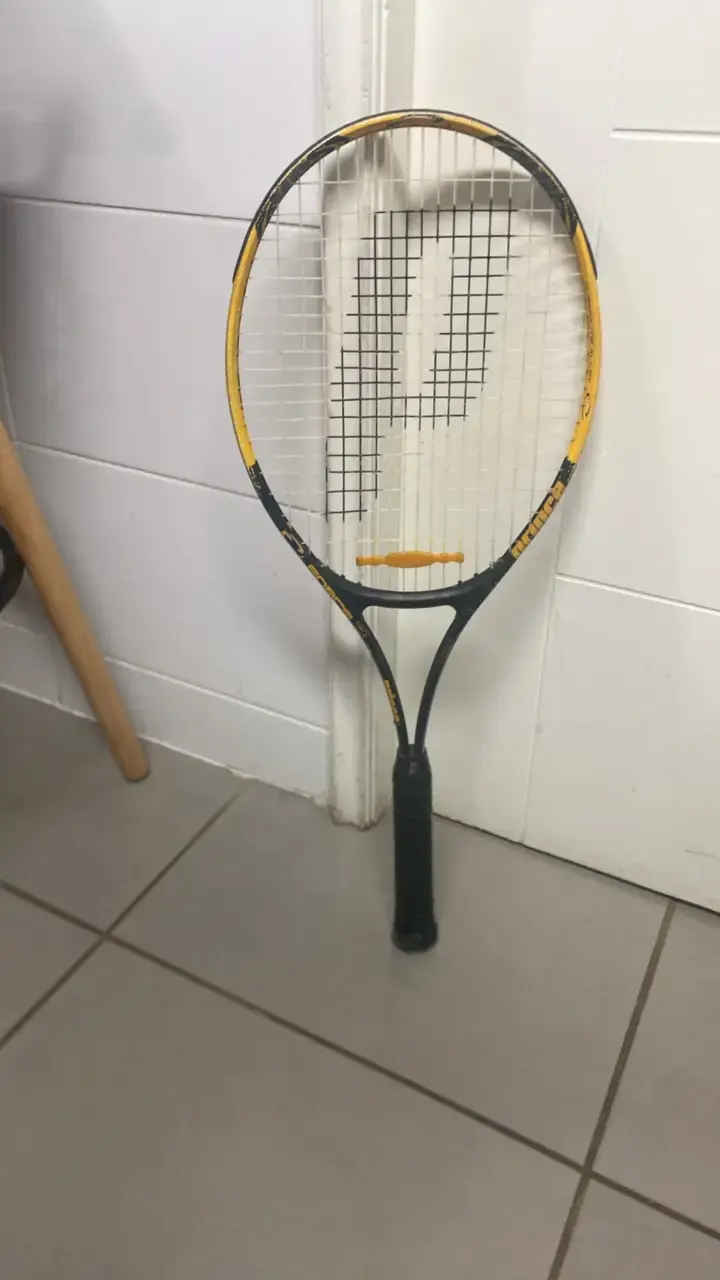 Raqueta de tenis Prince en buen estado