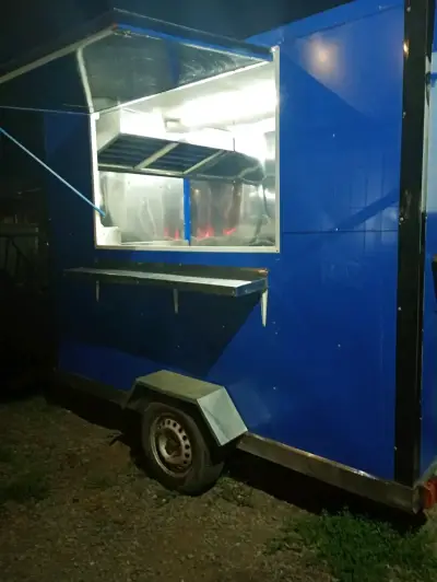 Carro de comida rápida con plancha y campana - miniatura 4