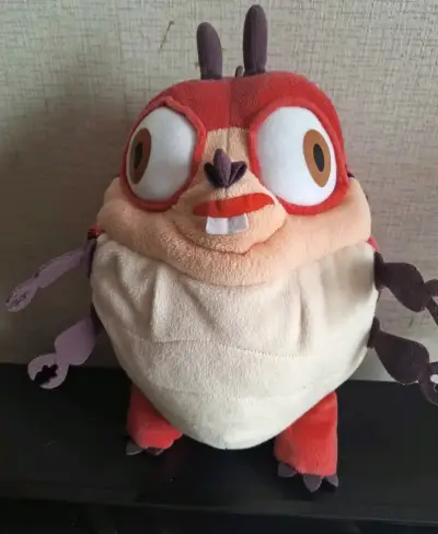 Peluche de personaje animado colorido - miniatura 1