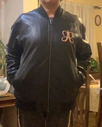 Chaqueta bomber negra con logo bordado - miniatura 1