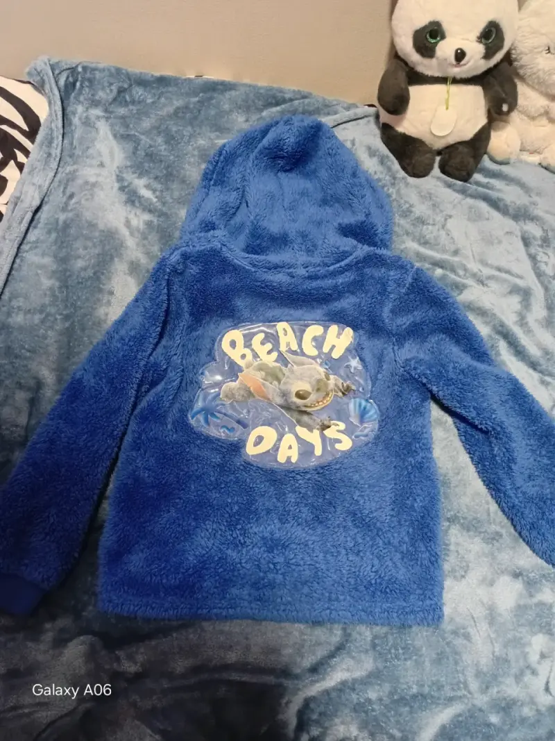 Poleron polar azul con diseño de personaje stich - 2