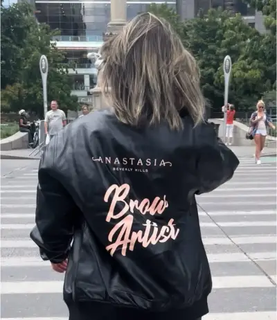 Chaqueta bomber negra con logo bordado - miniatura 4